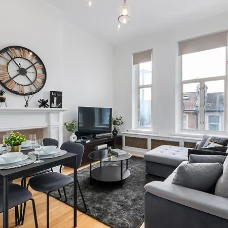 Acton Central Apartment London Exterior photo
