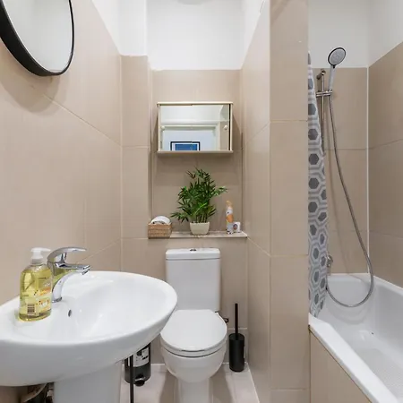Acton Central Apartment London Exterior photo
