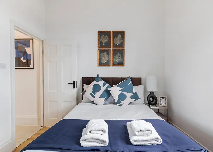 Acton Central Apartment
