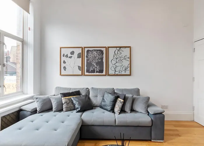 Acton Central Apartment